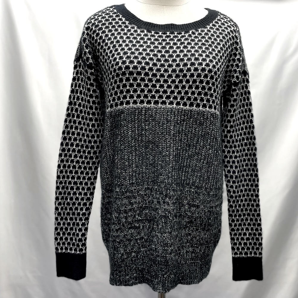 American Eagle Outfitters Vintage Boyfriend Long Sleeve Sweater Size Small